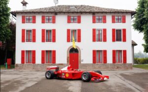 НАЙДОРОЖЧИЙ БОЛІД FERRARI  F2001 У СВІТІ