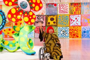 Яйої Кусама захоплює Швейцарію: перша велика ретроспектива