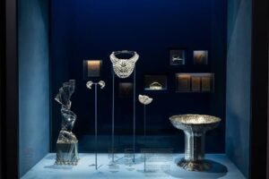 Кольє за €5 млн викрали на очах охорони: зухвале пограбування Van Cleef & Arpels у Відні